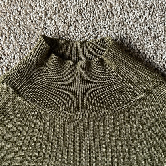 2b Bebe Short Sleeve Sweater - Picture 2 of 7